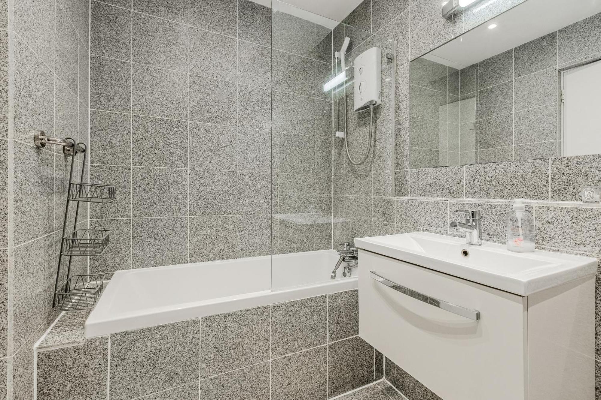 Stunning Central 2Br Flat Btw Soho & Covent Garden Лондон Екстериор снимка