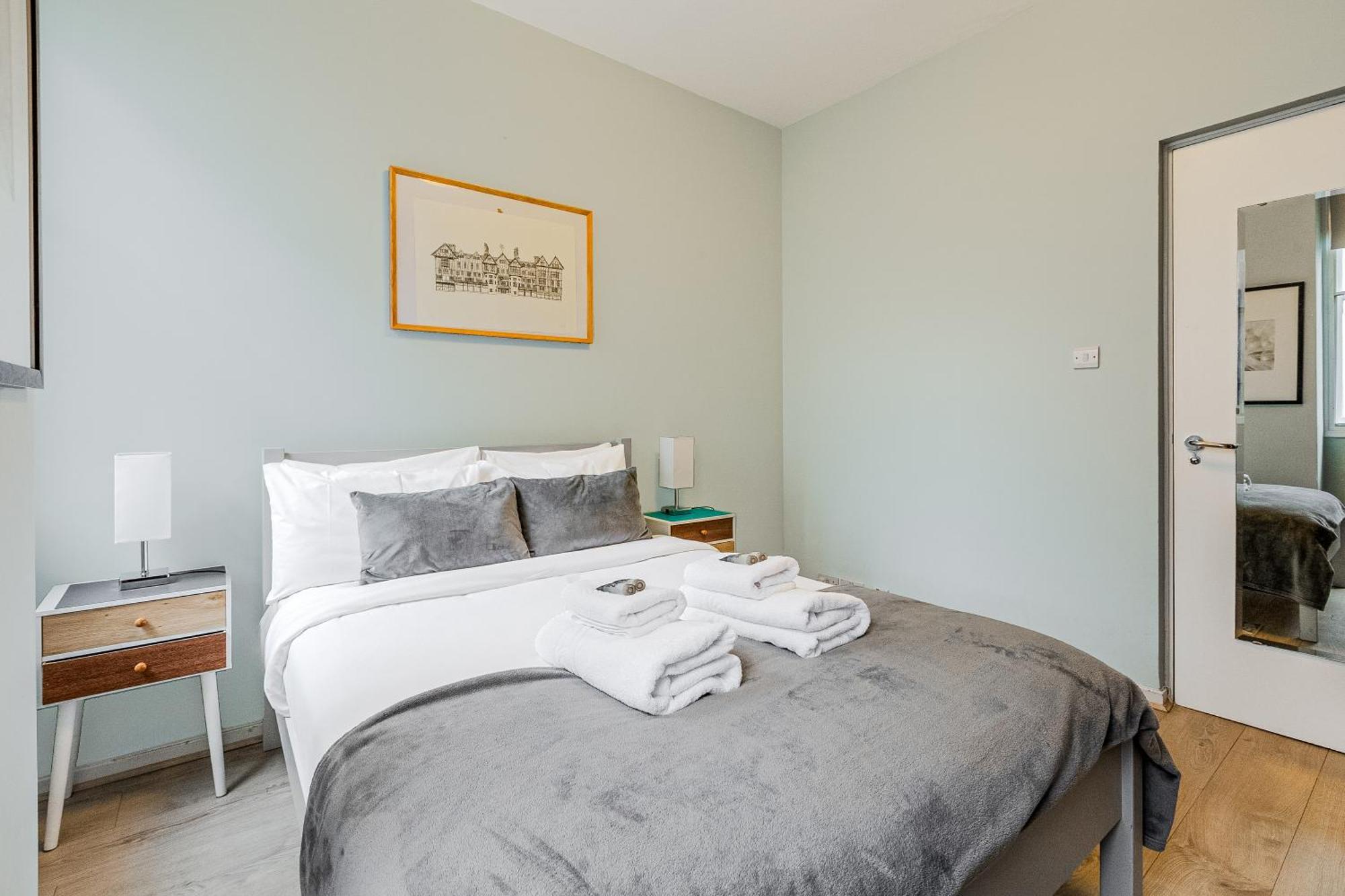 Stunning Central 2Br Flat Btw Soho & Covent Garden Лондон Екстериор снимка